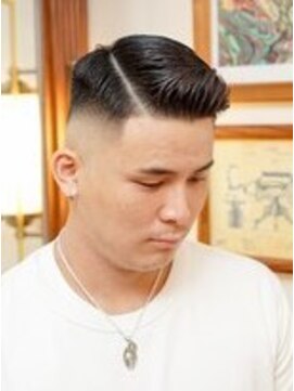 バーバーショップ ダリー(BARBERSHOP DALIE) スキンフェードサイドパート七三分け