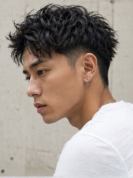 リット 鹿児島中央店(Lit.) アップバング 刈り上げ ツーブロック メンズショート 束感