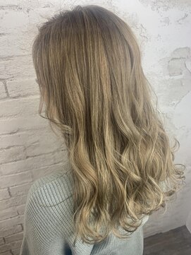 プライズ アイリス 池袋東口店(prize Iris) ミルクティーベージュイルミナカラー池袋東口