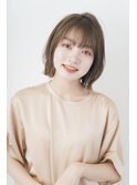 大人可愛い　ミディアム　レイヤー　シースルーバング