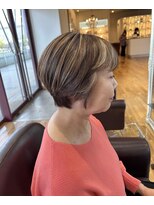 ルッツ(Lutz. hair design)&nbsp;ショートボブ＋白髪ぼかしハイライト【犬山良慈】