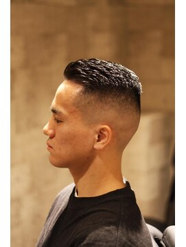 キングスマン トウキョウ(KINGSMAN TOKYO) 束感/ハイライト/波巻き/マッシュパーマ<理容室><多摩センター>