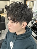 ヒュイル バイ ニアウ(Hwyl by Niau) メンズマッシュショートパーマニュアンスパーマツーブロック眉毛