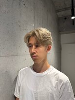 エリマ 武蔵小杉(elima)&nbsp;自然な毛流れでラフにキマるセンターパート×ニュアンスパーマ