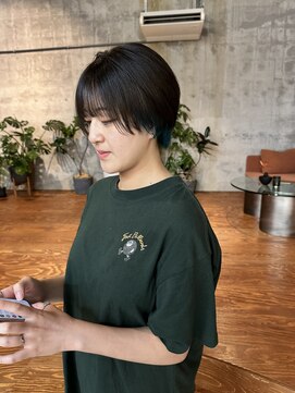 シカ(sica) さっぱりショート×インナーカラー