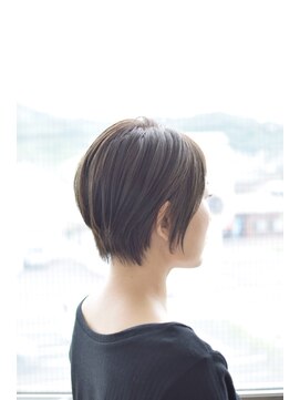 ヘアアンドメイク ムーア(Muuua) ブルーアッシュ × ショートヘア
