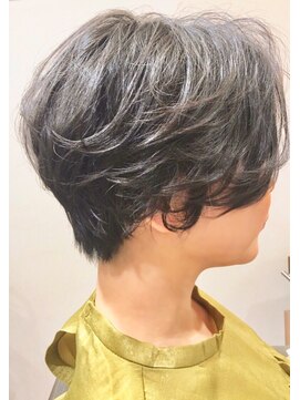 ルミュー(le mieux) 外ハネショート