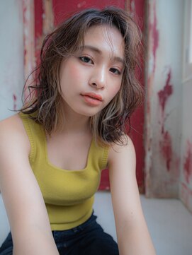 ヘアアンドリラクゼーション シャッセ(Hair&Relaxation SASE) ウルフ風セミロング×インナーカラー