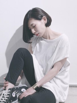 ココ 本八幡(KOKO) 黒髪クラゲヘアーオリーブグレー小顔ココアベージュ丸型卵型ボブ