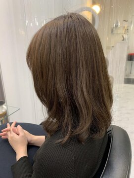 エスカーラ 表参道(THE ESCALA) アッシュグレージュの透明感カラー【タビラマユミ】