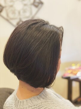 ビス(biss) エレガントボブスタイル