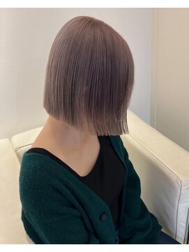 ベレーザ 渋谷(BELEZA) 5283ミルクティーアッシュハイトーンカラー切りっぱなしボブ