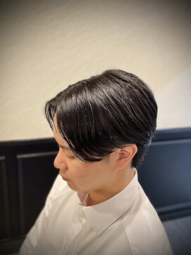 プラウド(PROUD) センターパート毛流れパーマニュアンスパーマ　ツーブロック