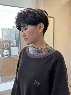 モンルル プル(mon loulou + plus) センターパート、ショートパーマ、刈り上げパーマ　担当中野絢斗
