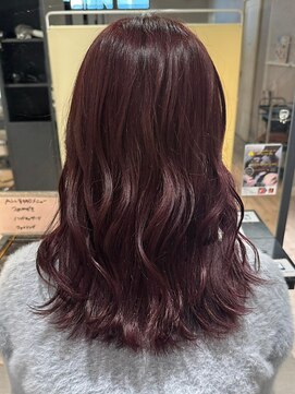 ユナイテッドビューティーウェストコースト(UNITED BEAUTY WEST COAST) 艶髪ライトブラウン/ミディアム/ウェーブ/レイヤーカット