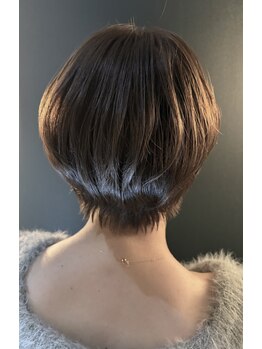ラティエ(Latie...)の写真/髪質、骨格、ファッション、雰囲気に似合うヘアスタイルをご提案◎洗練されたカットラインで新しい自分へ♪