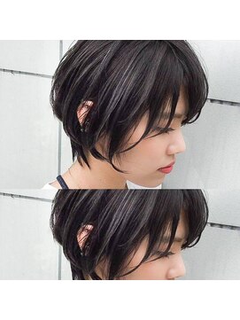 トルネード(TORNADO) 外国人風ショート ハイライト モノトーングレージュ グレージュ