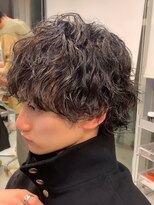 フィフス(fifth) ツイストスパイラルパーマセンターパートツーブロックメンズヘア