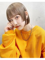 キピ(KIPI) 【早瀬忍　梅田中津】ハイトーンベージュ×ステップカットボブ
