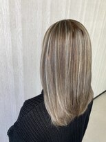 アンダーバー(UNDRvr)&nbsp;ホワイティハイライトカラー