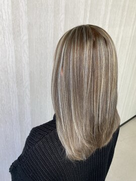 アンダーバー(UNDRvr) ホワイティハイライトカラー