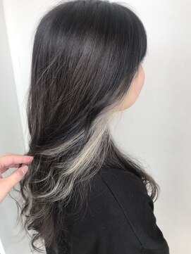 エンリー(ENlee) 【川瀬莉穂】ホワイトカラー×イヤリングカラー