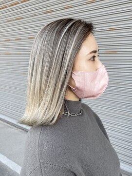 デュールイースト(Duul East) 外ハネミディアム×バレイヤージュ(ブリーチ2回)