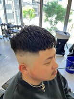 フランクスバーバーリザーブ 人形町店(FRANK’S BARBER RESERVE) アイロンパーマクロップスタイル y