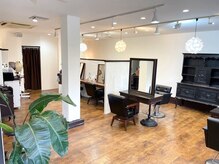 ヘアカラーアンドトリートメント専門店 ヘアカラーカフェ 神崎川店 (HAIR COLOR CAFE)の雰囲気（受付、セット面）