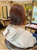 ピンクベージュ
