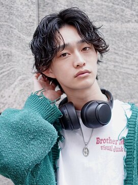 ライラ(Lyla) シャープなツイストスパイラル センターパート 下北沢 メンズ