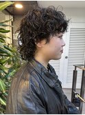 黒髪ショートミニウルフレイヤーパーマ