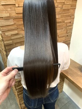 エミー(aimee)の写真/艶やかな美髪へ導くエミーのトリートメント！落ち着いた空間で髪質改善うるツヤヘアを手に入れましょう♪