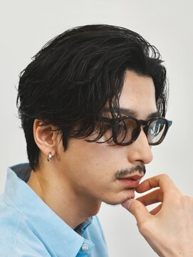 レタッチバイフィフス(RETOUCH by fifth) センターパートとも相性の良い自然な動きのルーズパーマ