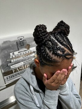 エレノア 梅田 大阪駅前第4ビル店(Eleanor) コーンロウ