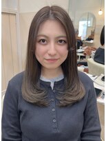 シダ(sida)&nbsp;透明感カラーに、顔まわりレイヤーふわっとしたスタイル♪