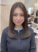 透明感カラーに、顔まわりレイヤーふわっとしたスタイル♪