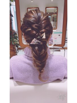 サイズ アヴェダ 町田モディ店(XXXY'S AVEDA) 編みおろしヘアアレンジ