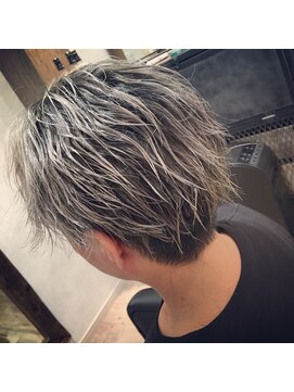 ディライト(D light) 波打ち外人風スタイル