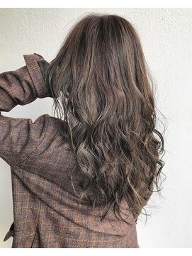 トリート 南行徳本店(TREAT) カーキベージュ×ハイライト