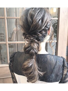 ヘアールームキュー(HAIR ROOM quu+) 編みおろし風♪ローポニー★