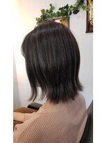 エルアリビオ(el Alivio)&nbsp;毛先外ハネ☆『切りっぱなしボブ』