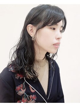 ハチジュウイチプラスワン 神楽坂(81+1) チラ見せインナーカラーパーマ