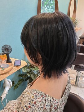 ベラ(Bella) ウルフレイヤーボブ