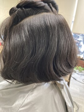 パーマ屋カラフル 縮毛矯正で作るワンカールボブ