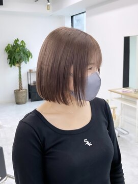 リル 溝の口(LiL) ミルクティーブラウンベージュ切りっぱなしボブ/溝の口/ブリーチ