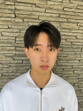 ハイバレーヘアーメゾン(HIGH VALLEY HAIRMAISON) センターパートゆるツイスパメンズカット