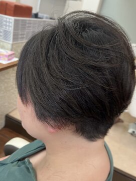 ラズープリット メンズっぽくならない刈り上げショート