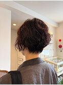 ショート　ショートボブ　パーマ　ウェーブ　ボルドーカラー