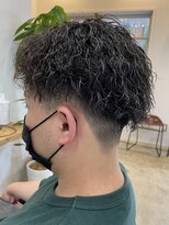 リット(lit.)&nbsp;MEN’S HAIR/サーフカール/刈り上げセンターパート/守谷